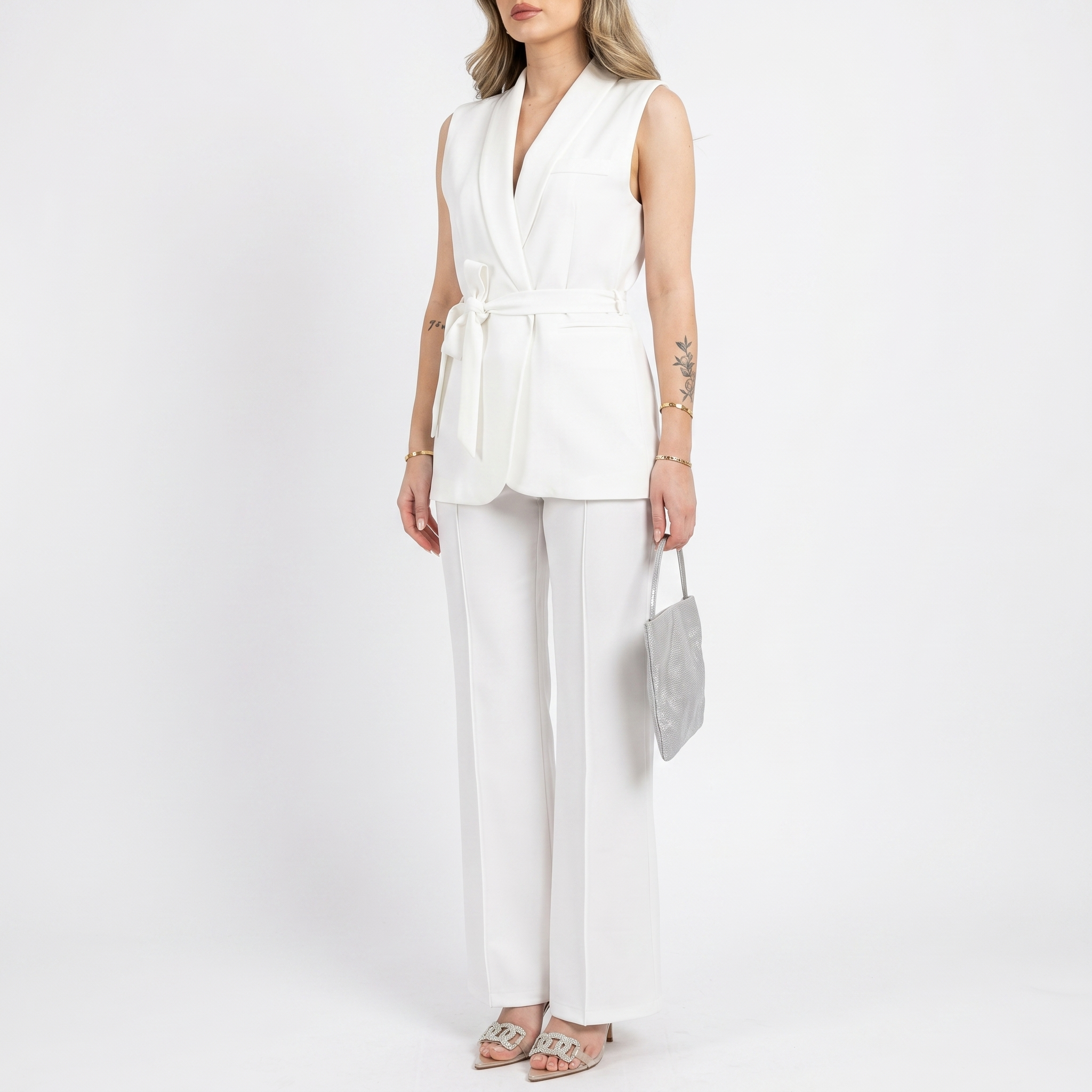 Aurelia - White