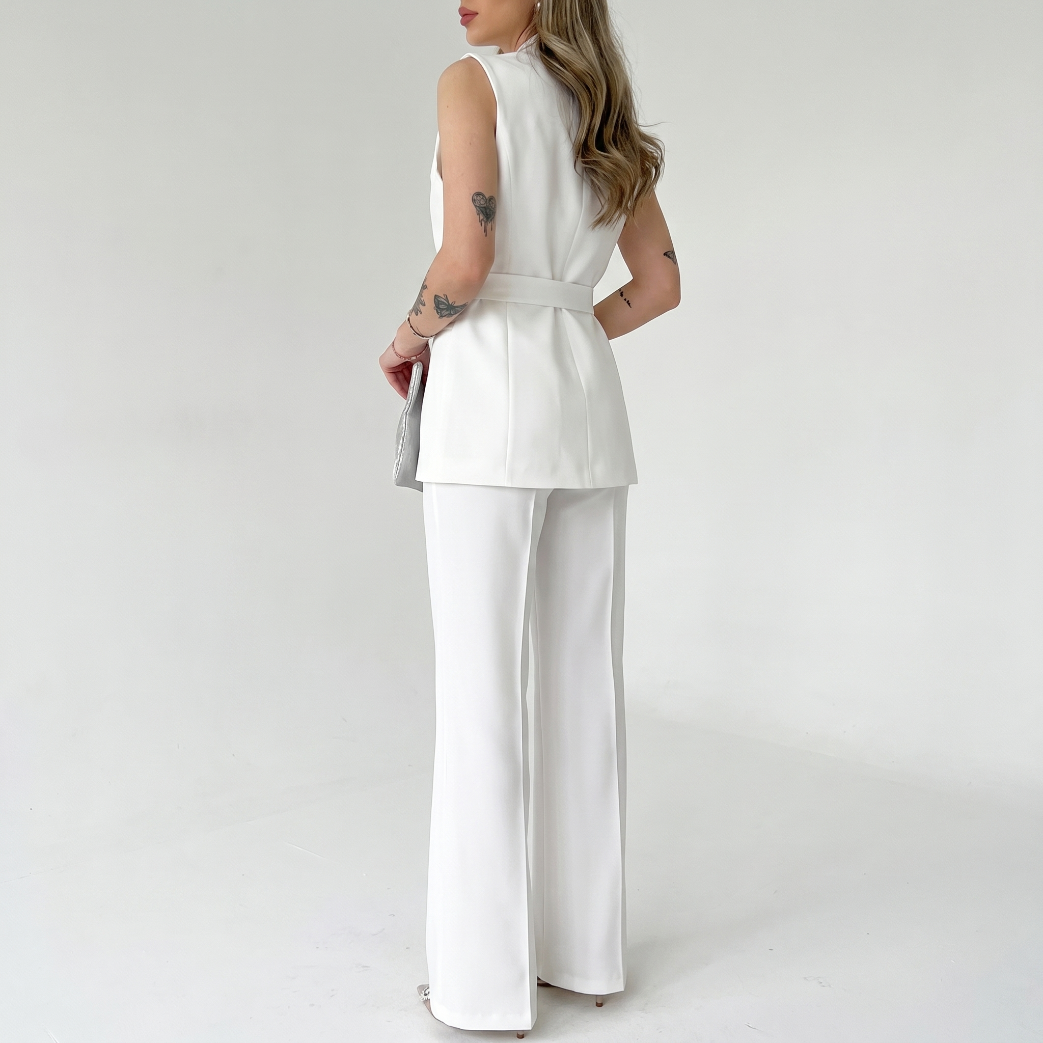 Aurelia - White
